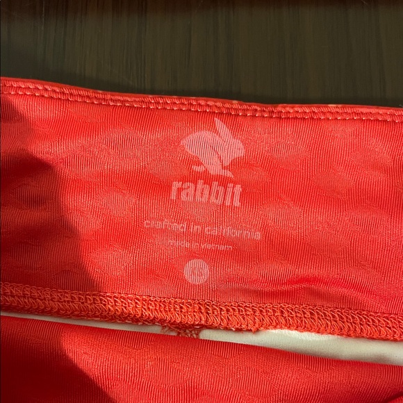 Rabbit Running XS Red Sports Bra and Shorts Set - Picture 2 of 9